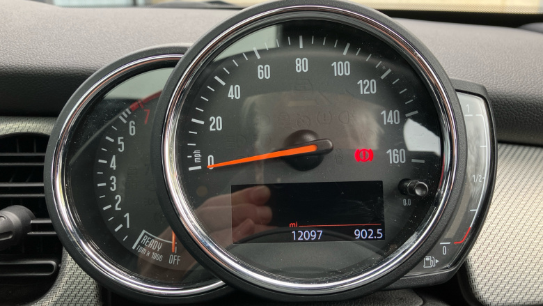 MINI Hatchback 1.5 Cooper Exclusive 5dr Auto [Comfort/Nav Pack] Petrol Hatchback